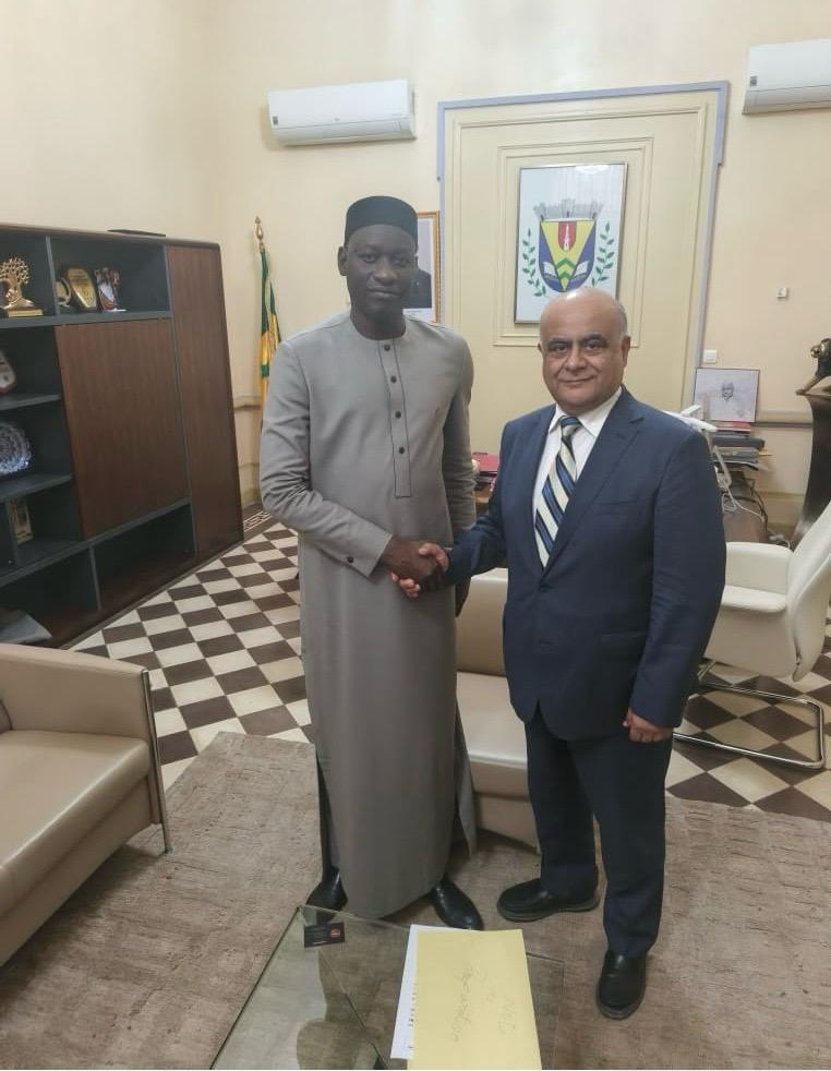 Le maire de Dakar, M. Abass Fall, et M. Numan Hatipoglu.