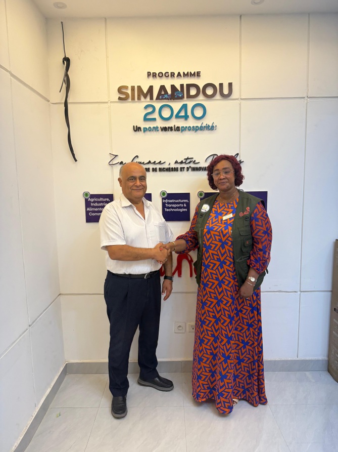 Visite de travail à la mairie de Kaloum.