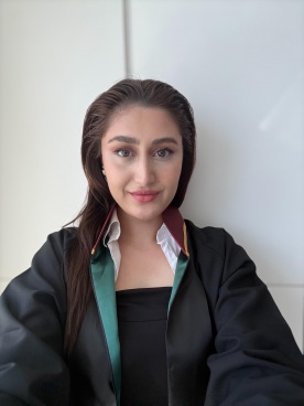 Portrait de Rabia Hatipoglu, avocate.